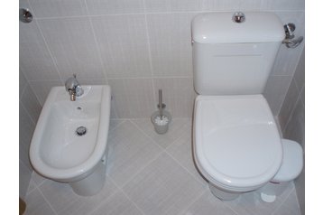 Montenegro Privát Dobrota, Esterno